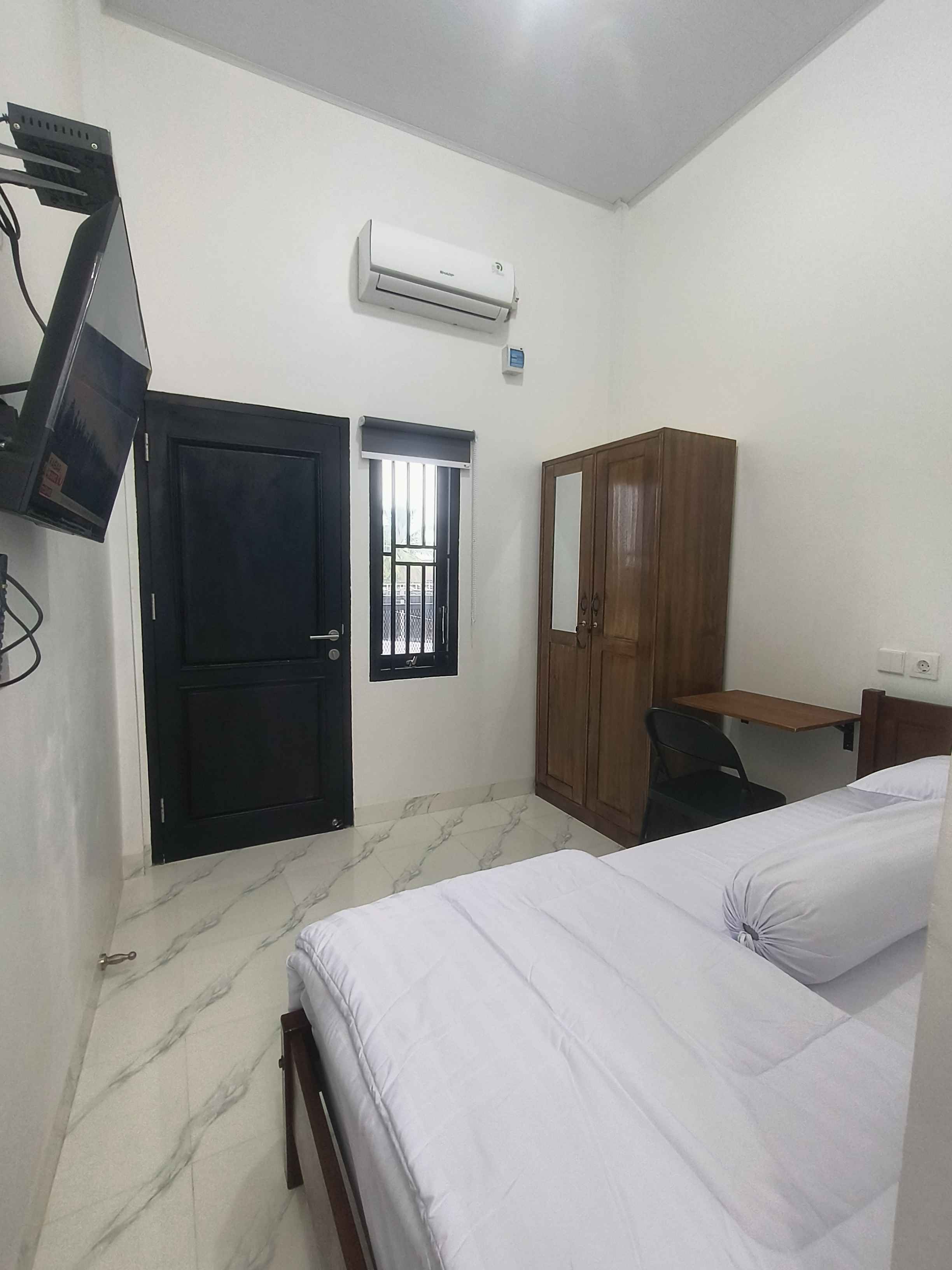 Kamar 08
